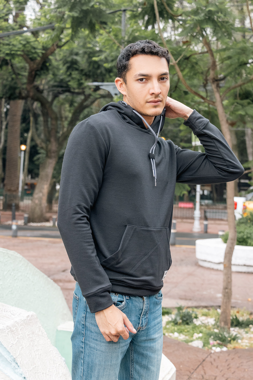 Sudadera Hoodie Basic Color Negra